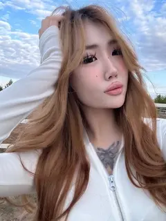 Angela profile in Dubai