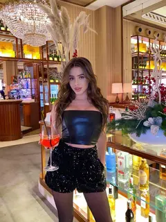 Eleanor profile in Dubai