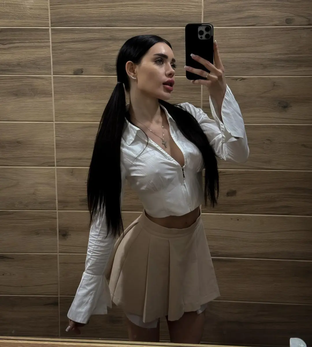 Karolina profile in Dubai